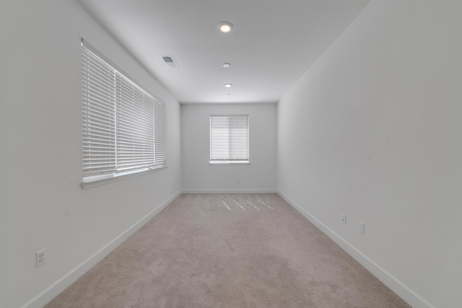 Detail Gallery Image 38 of 61 For 5092 Gold Rush Dr, Folsom,  CA 95630 - 4 Beds | 3/1 Baths