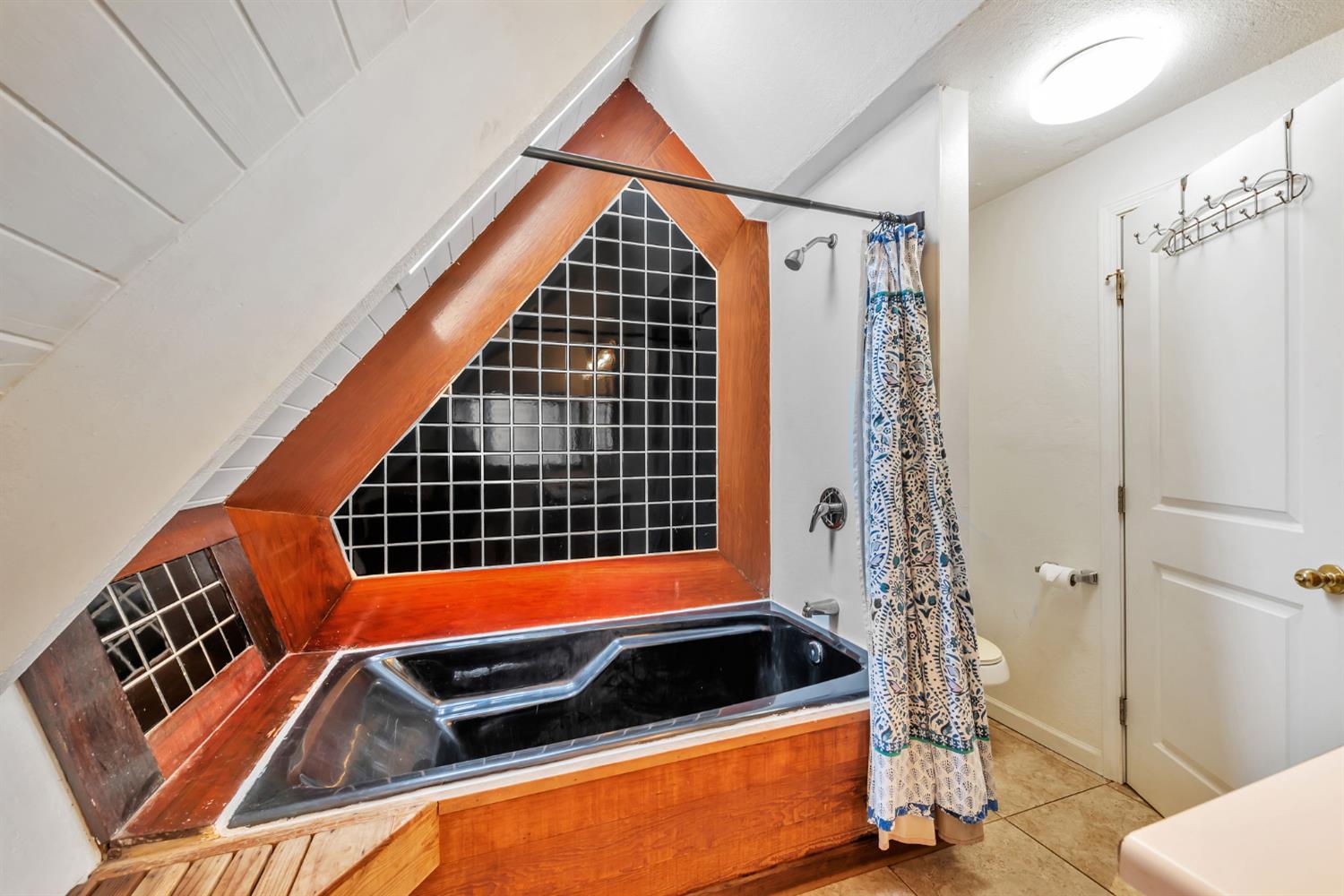 Detail Gallery Image 21 of 40 For 2300 Indian Rock Rd, Cool,  CA 95614 - 2 Beds | 2 Baths
