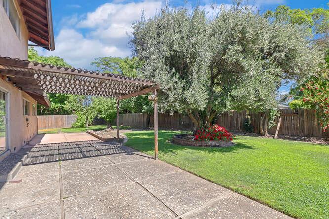 Detail Gallery Image 43 of 49 For 51 Tristan Cir, Sacramento,  CA 95823 - 5 Beds | 2/1 Baths