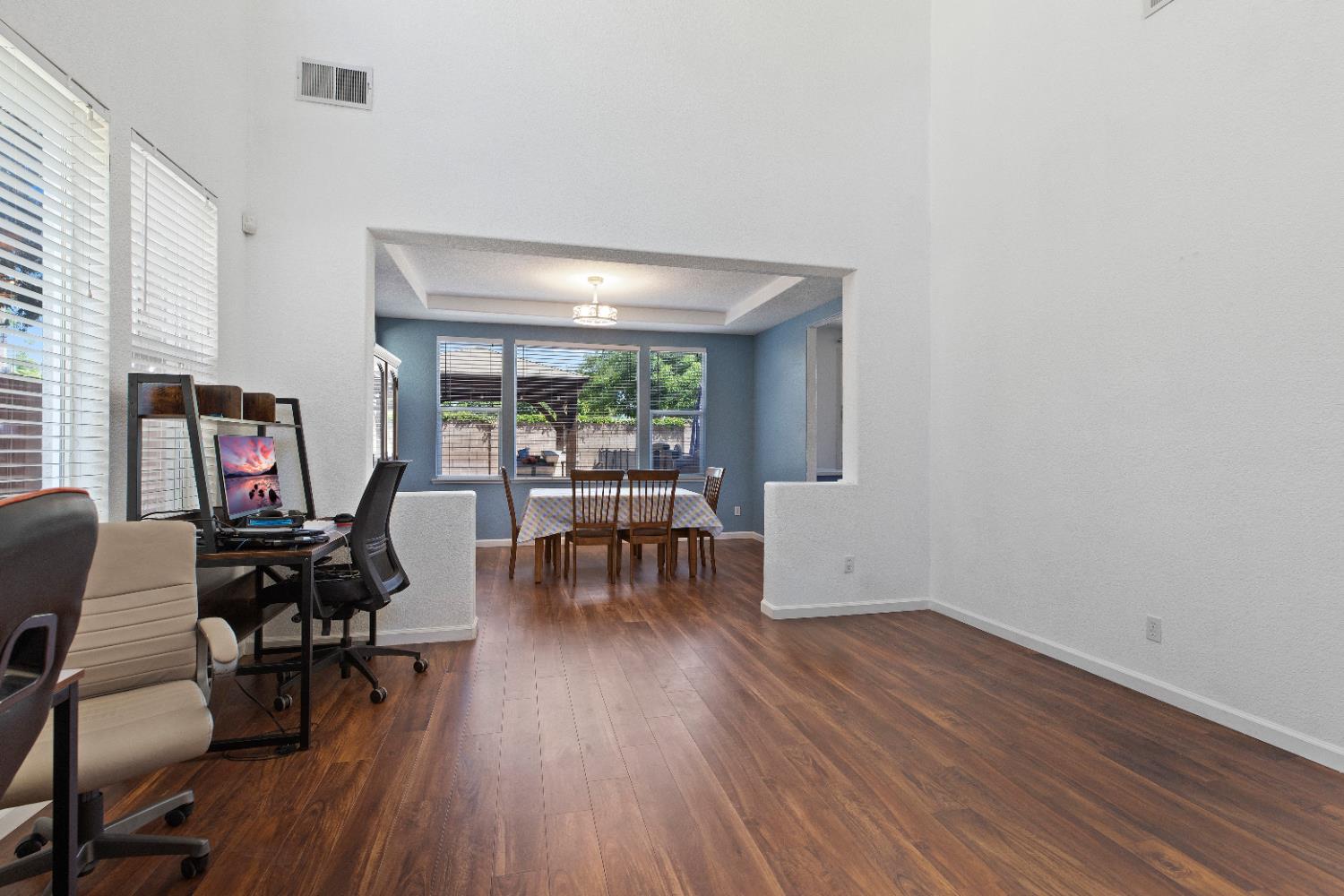 Detail Gallery Image 10 of 55 For 3408 Vancouver Dr, Modesto,  CA 95355 - 4 Beds | 3/1 Baths