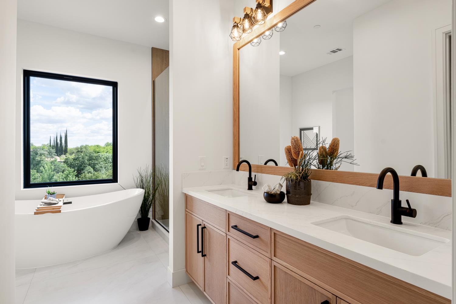 Detail Gallery Image 38 of 59 For 407 East St, Roseville,  CA 95678 - 4 Beds | 4 Baths