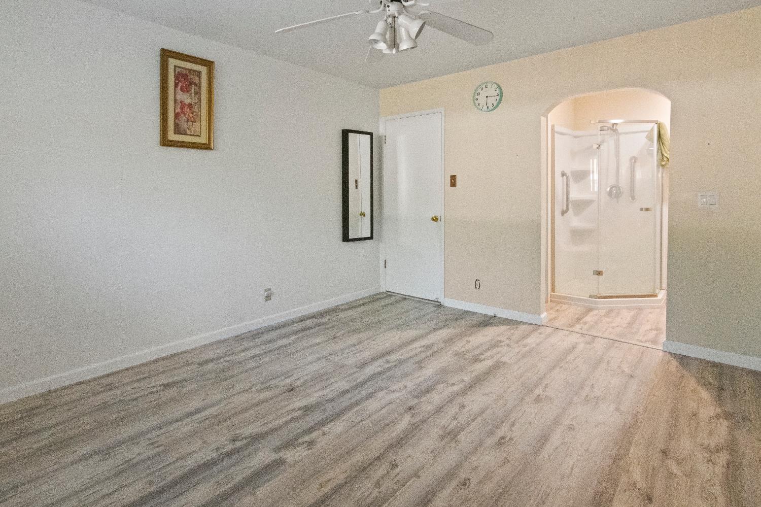 Detail Gallery Image 8 of 30 For 6281 Denslow Way, Sacramento,  CA 95823 - 4 Beds | 4 Baths