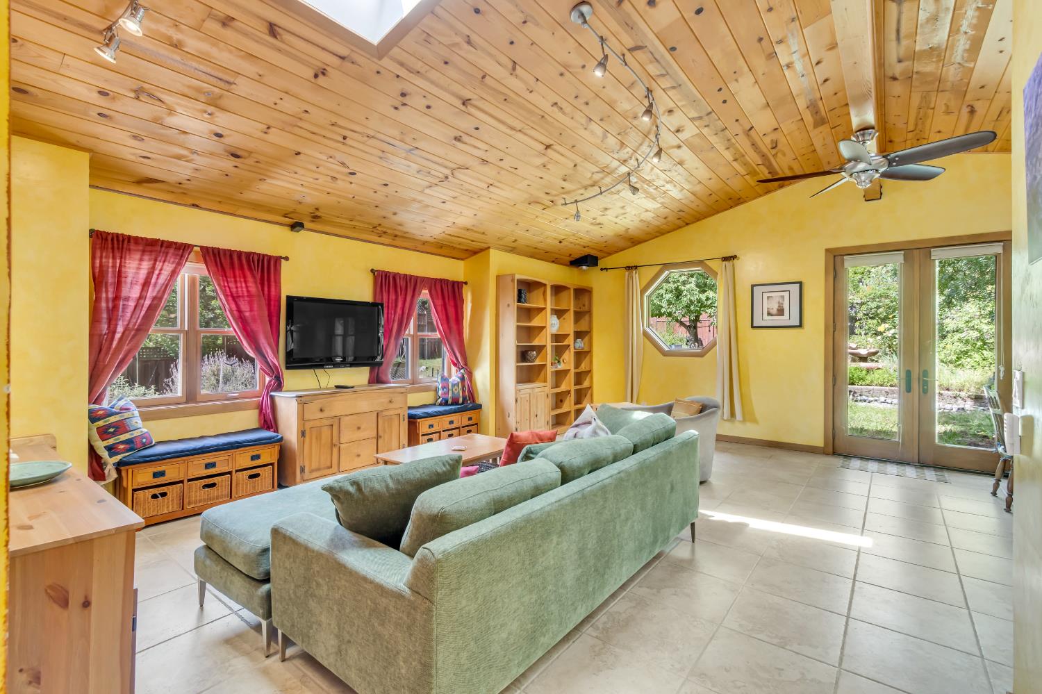 Detail Gallery Image 60 of 94 For 3857 Bannister Rd, Fair Oaks,  CA 95628 - 7 Beds | 3 Baths