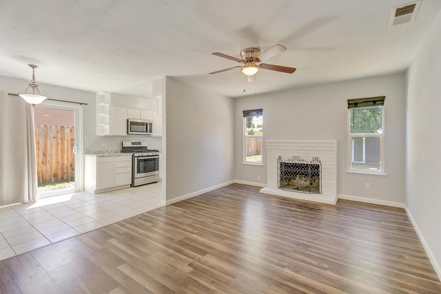 Detail Gallery Image 3 of 35 For 8258 Cordelia Cir, Citrus Heights,  CA 95621 - 3 Beds | 1 Baths
