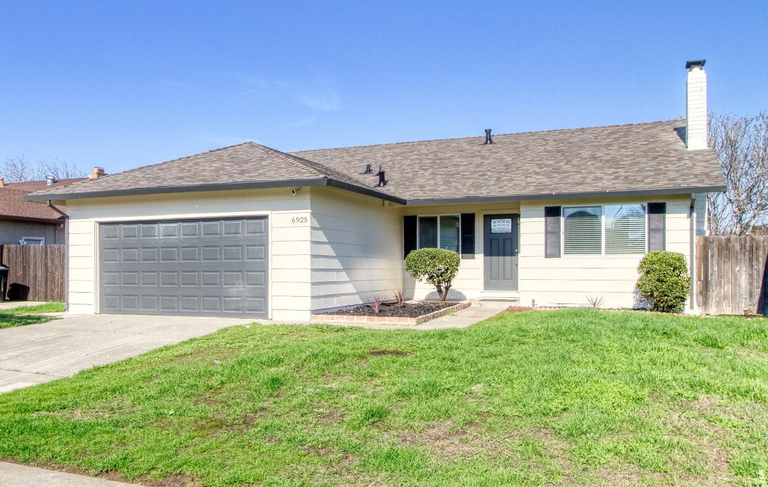 Detail Gallery Image 2 of 17 For 6925 Pradera Mesa Dr, Sacramento,  CA 95824 - 4 Beds | 2 Baths