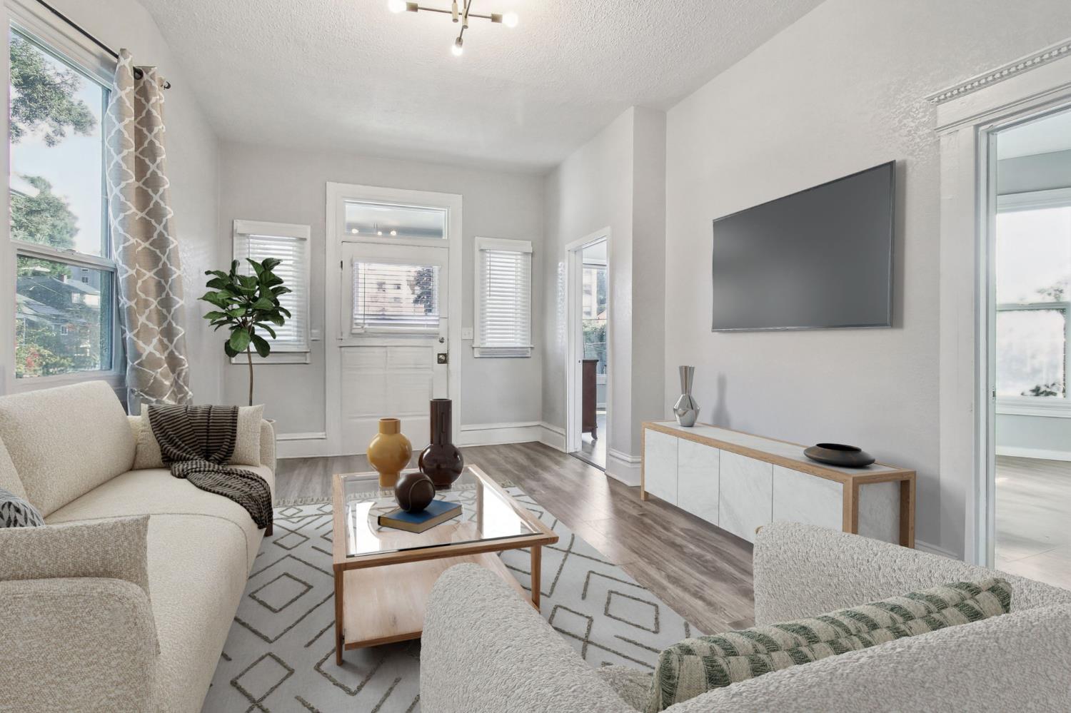 Detail Gallery Image 2 of 33 For 3133 Harrison St, Oakland,  CA 94611 - 4 Beds | 2 Baths