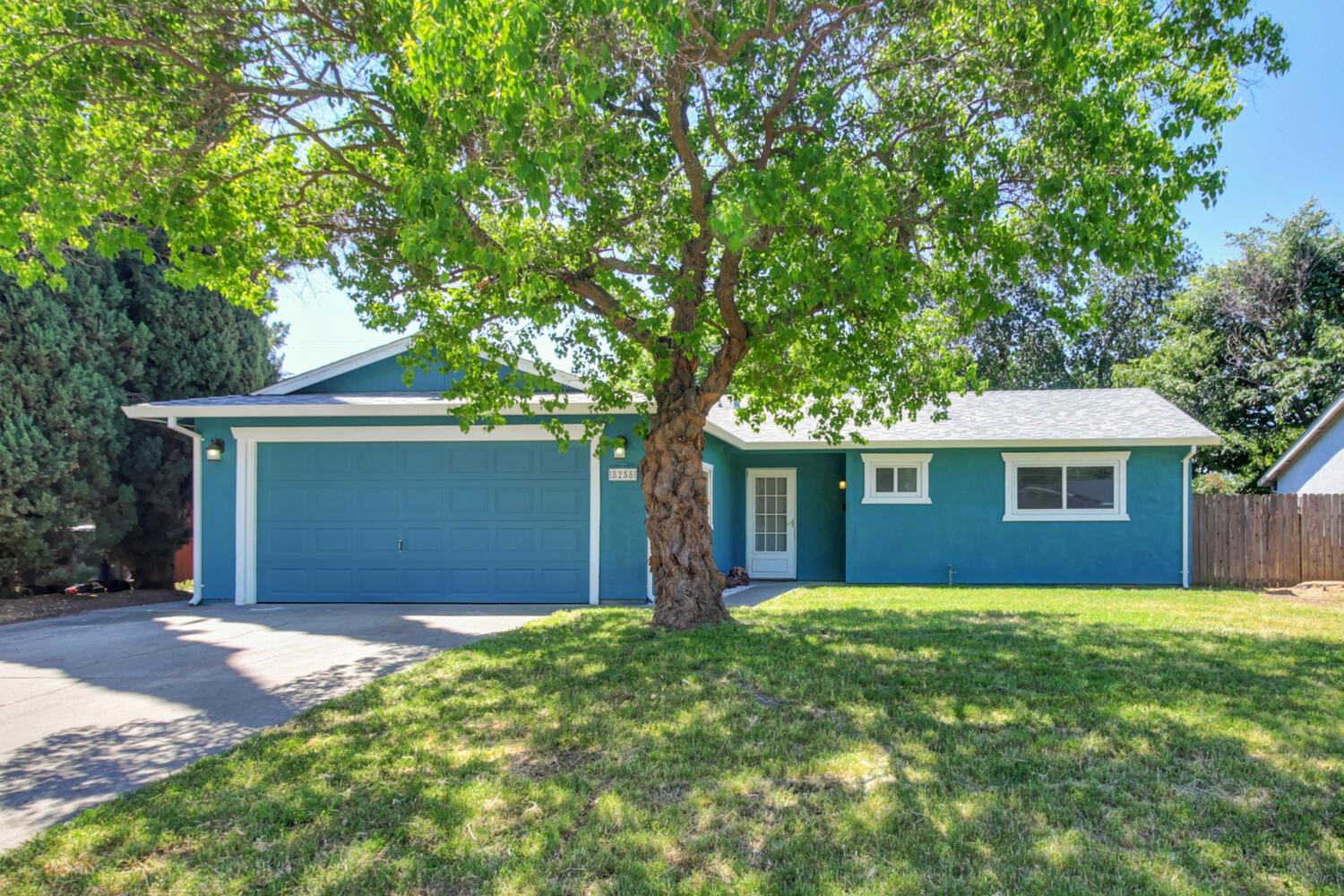 Detail Gallery Image 1 of 35 For 8258 Cordelia Cir, Citrus Heights,  CA 95621 - 3 Beds | 1 Baths