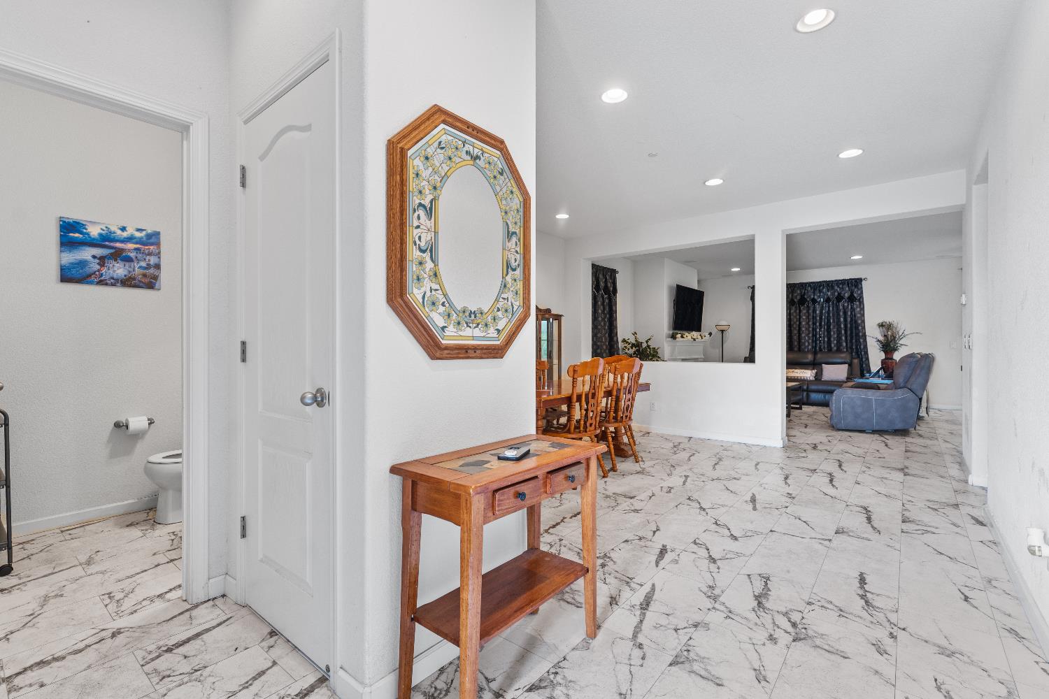 Detail Gallery Image 19 of 59 For 8269 Red Rock Dr, Sacramento,  CA 95829 - 4 Beds | 2/1 Baths