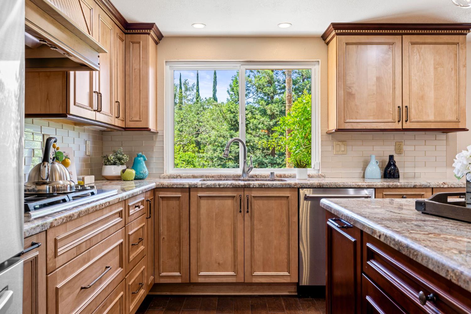 Detail Gallery Image 22 of 87 For 6127 Reservoir Ct, Granite Bay,  CA 95746 - 4 Beds | 4/1 Baths