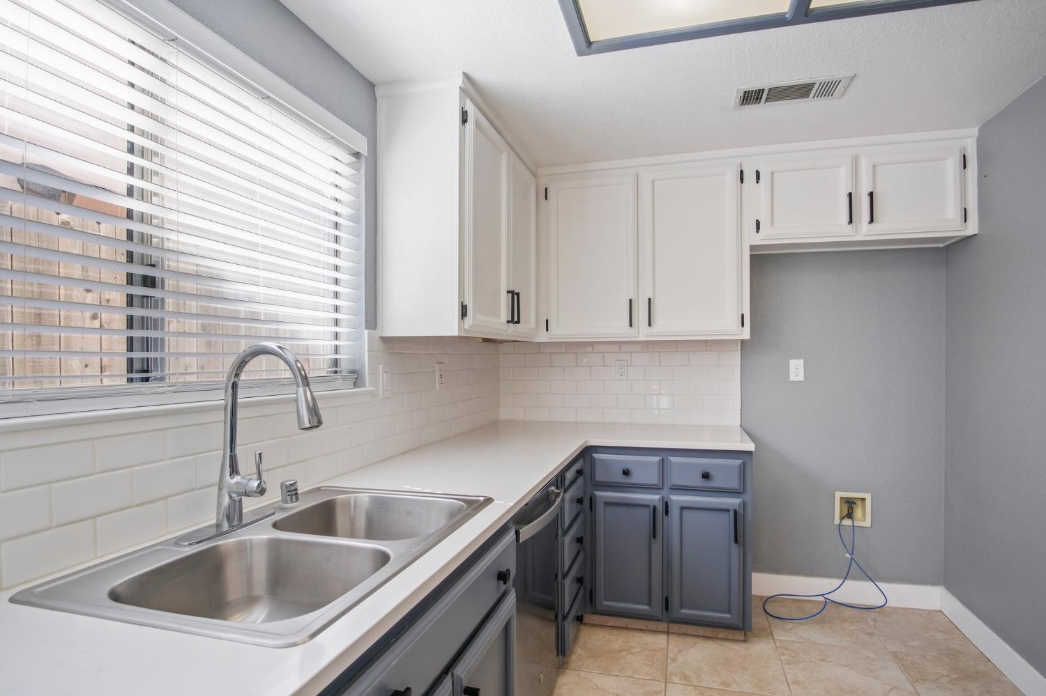 Detail Gallery Image 12 of 27 For 3401 St Gotthard Way, Ceres,  CA 95307 - 4 Beds | 2 Baths
