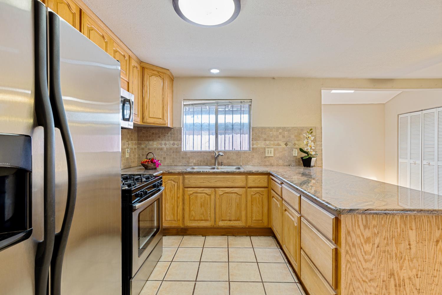 Detail Gallery Image 16 of 44 For 1761 Sikh Temple St, Stockton,  CA 95206 - 4 Beds | 2 Baths