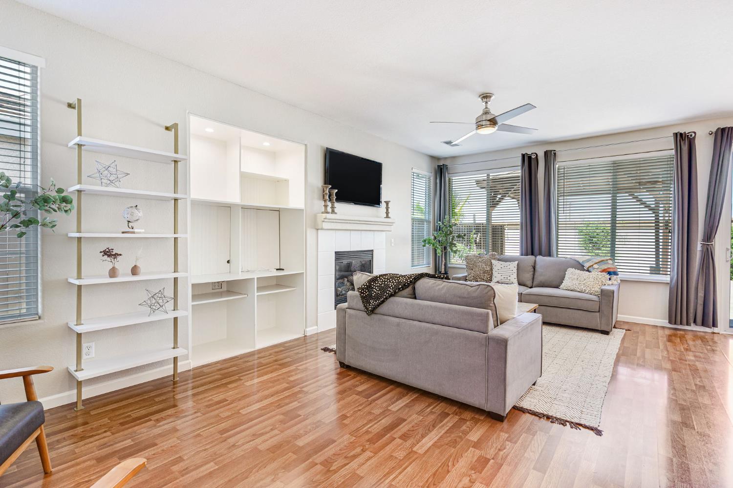 Caddington Way, Sacramento, California image 6