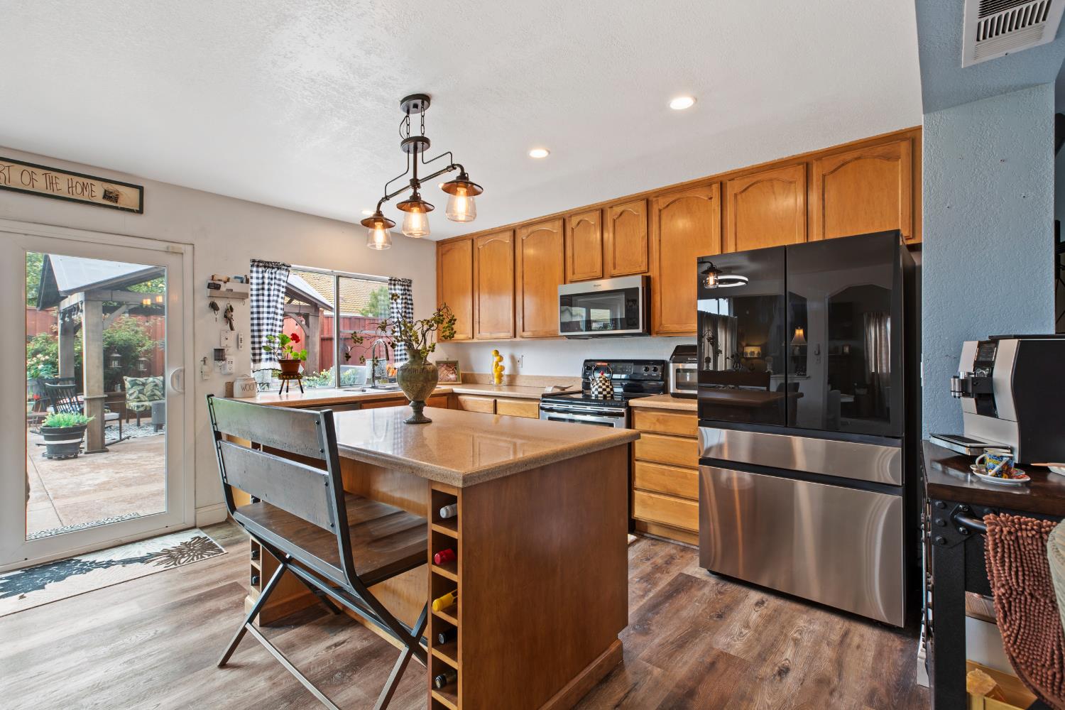 Detail Gallery Image 11 of 39 For 34 James Ct, Tracy,  CA 95376 - 3 Beds | 3 Baths