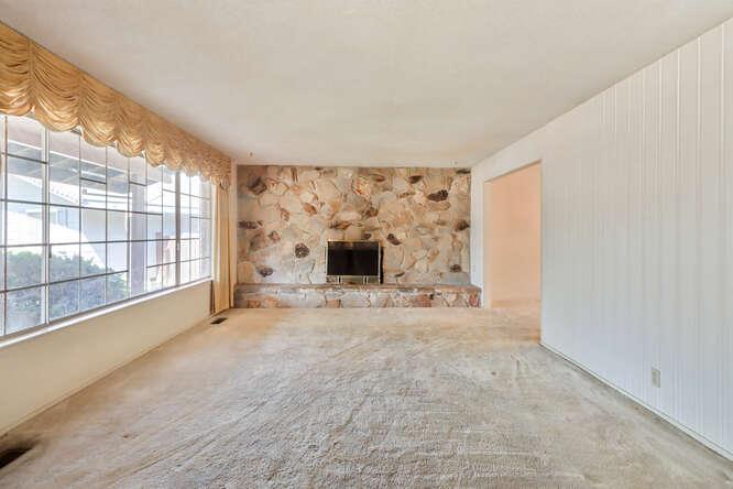 Detail Gallery Image 7 of 49 For 51 Tristan Cir, Sacramento,  CA 95823 - 5 Beds | 2/1 Baths