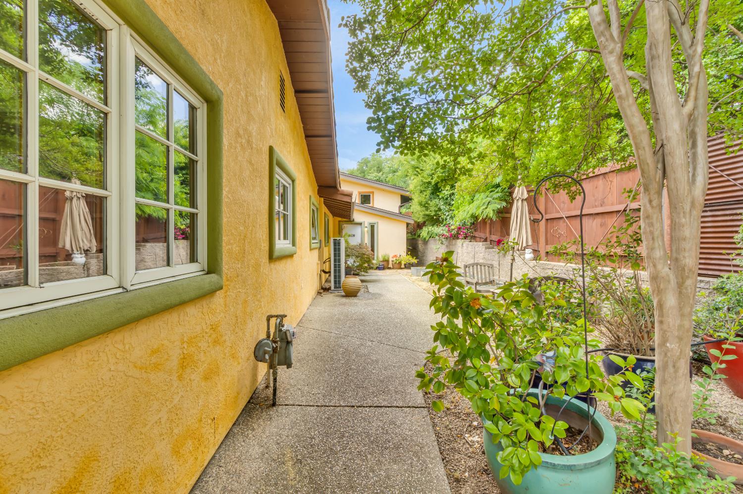 Detail Gallery Image 42 of 94 For 3857 Bannister Rd, Fair Oaks,  CA 95628 - 7 Beds | 3 Baths