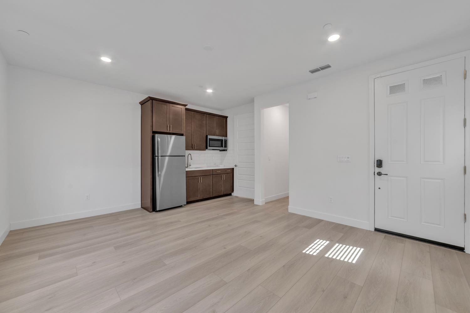 Detail Gallery Image 24 of 61 For 5092 Gold Rush Dr, Folsom,  CA 95630 - 4 Beds | 3/1 Baths