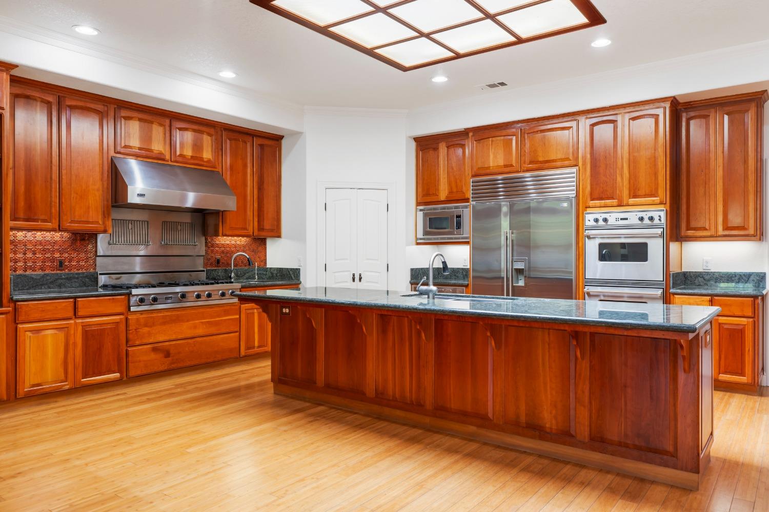 Detail Gallery Image 34 of 77 For 5000 Peach Blossom Ln, Oakdale,  CA 95361 - 5 Beds | 3/1 Baths