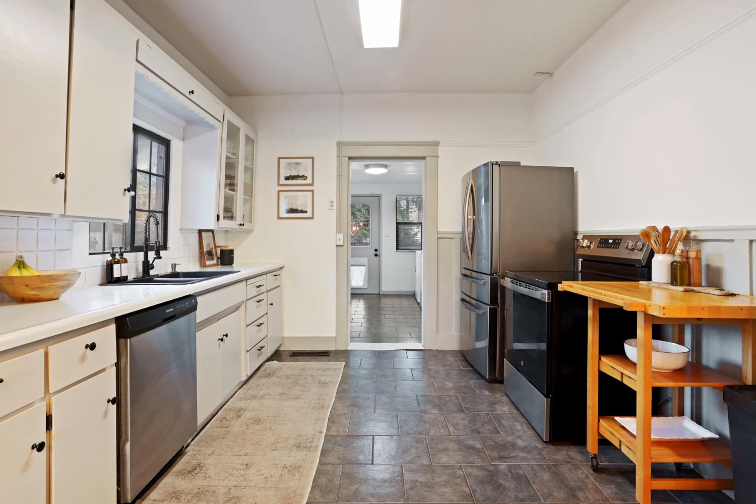 Detail Gallery Image 6 of 30 For 526 Mitchell Ave, Turlock,  CA 95380 - 4 Beds | 1 Baths