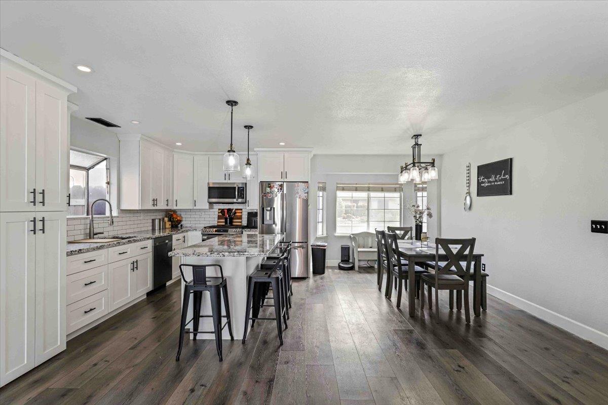 Detail Gallery Image 11 of 38 For 48 Obsidian Dr, Oakdale,  CA 95361 - 3 Beds | 2 Baths