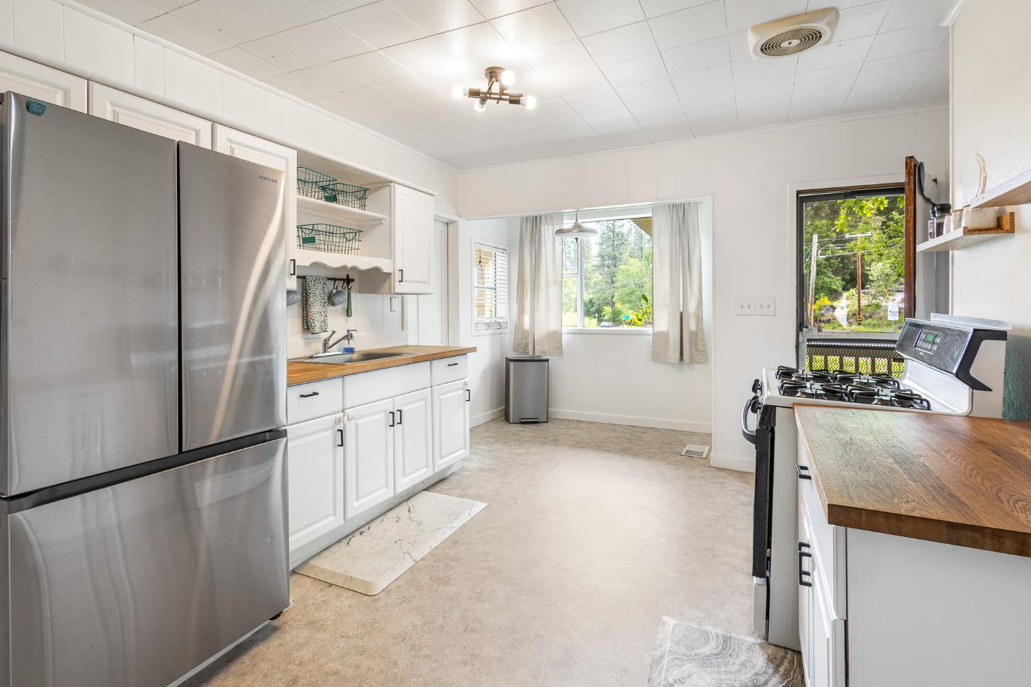 Detail Gallery Image 16 of 37 For 29658 State Highway 49, North San Juan,  CA 95960 - 3 Beds | 1 Baths