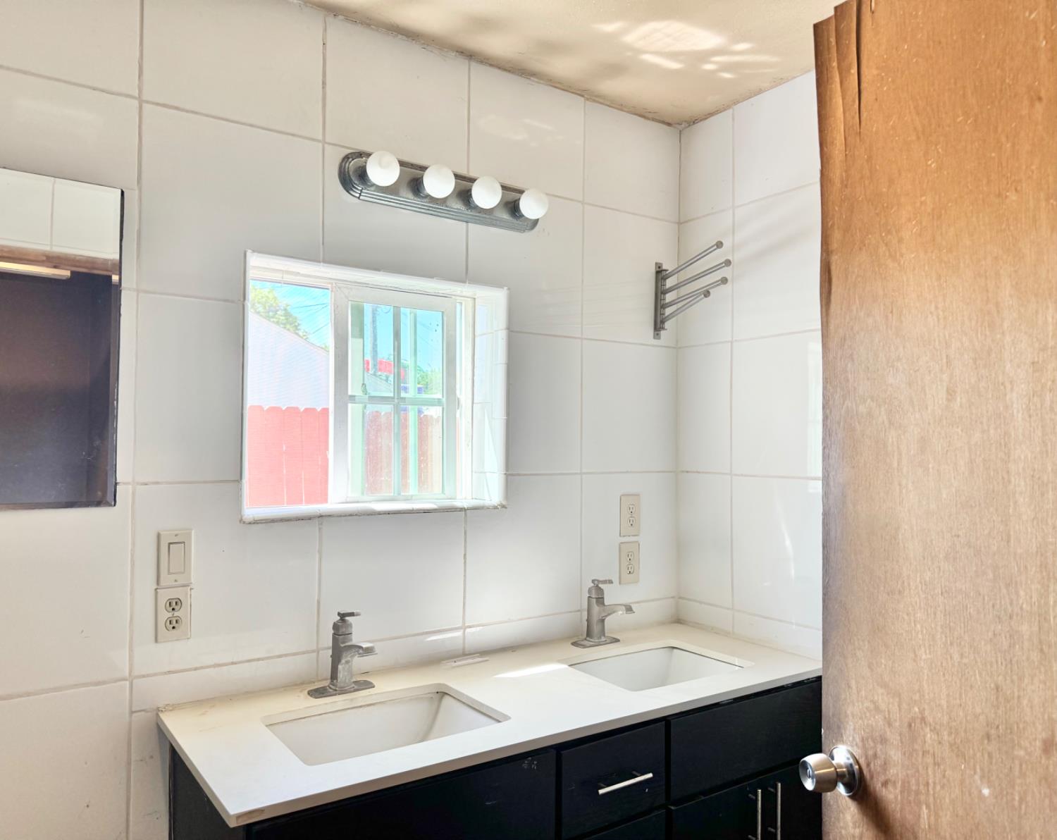 Detail Gallery Image 22 of 23 For 3611 West Ln, Stockton,  CA 95204 - 2 Beds | 2 Baths