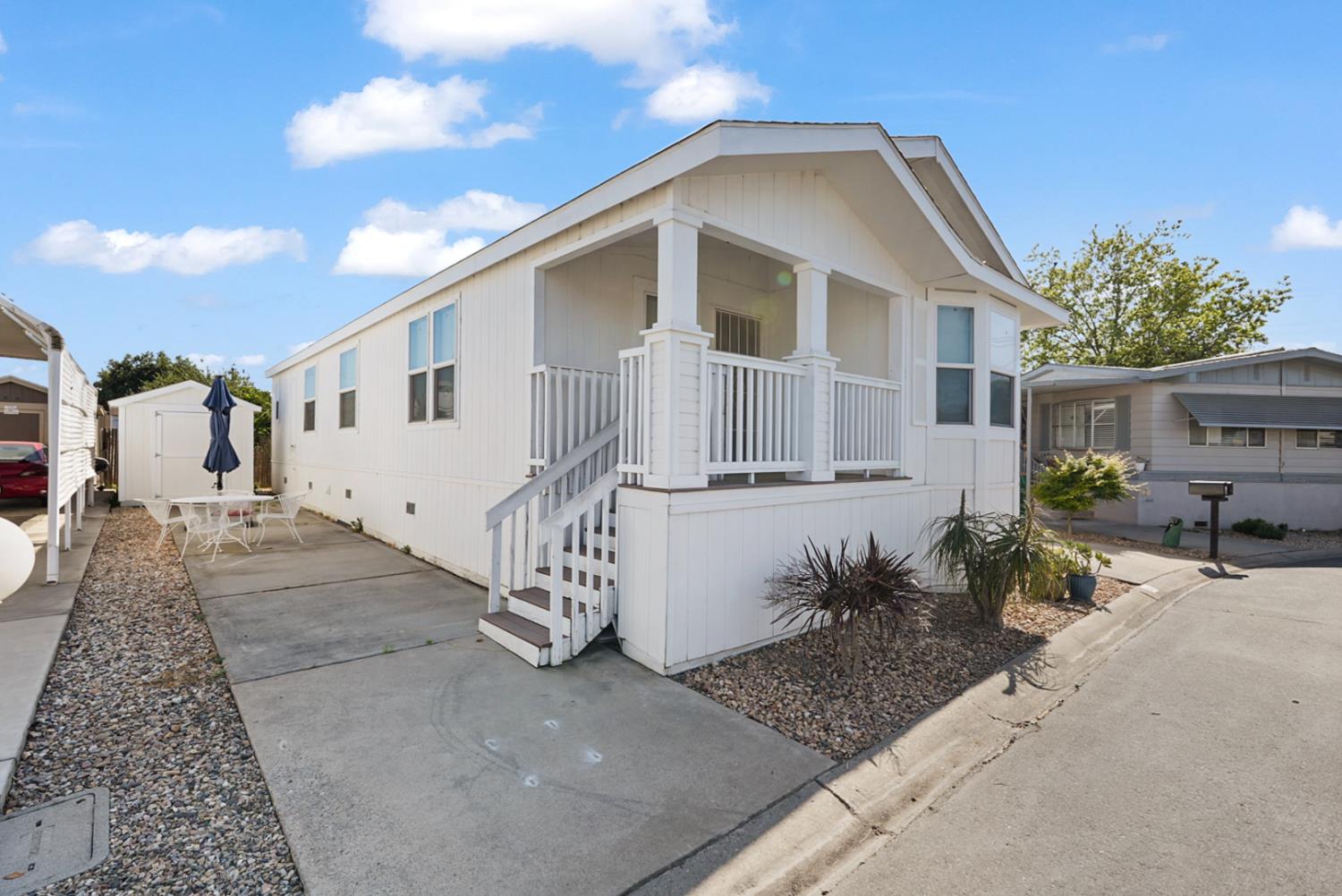 Detail Gallery Image 2 of 20 For 19690 N Hwy 99 8, Acampo,  CA 95220 - 3 Beds | 2 Baths
