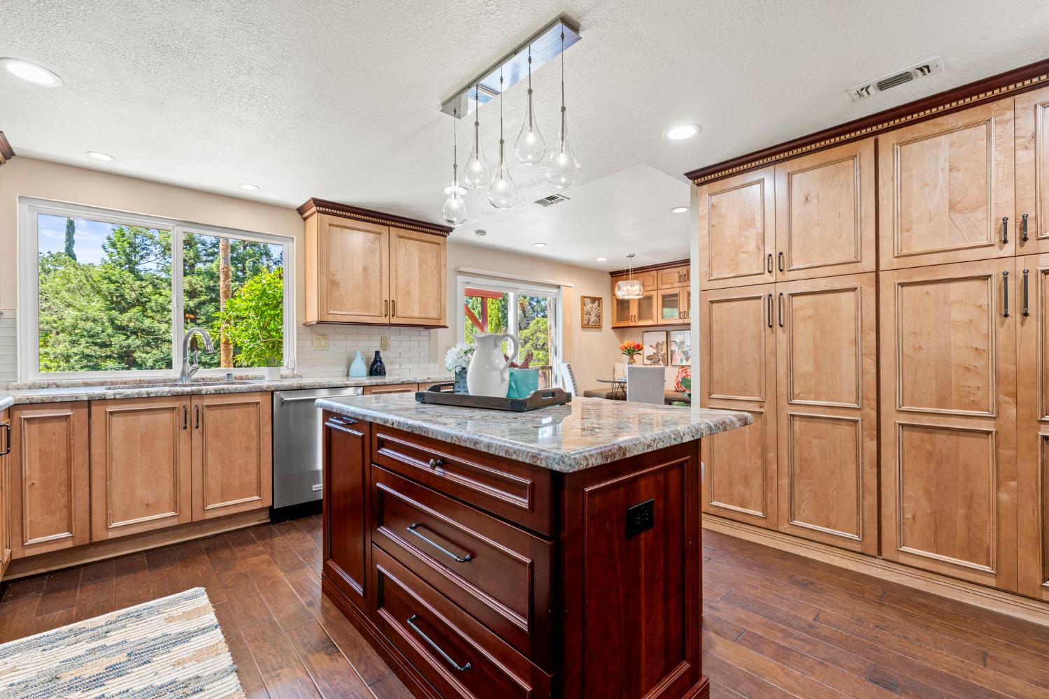 Detail Gallery Image 23 of 87 For 6127 Reservoir Ct, Granite Bay,  CA 95746 - 4 Beds | 4/1 Baths