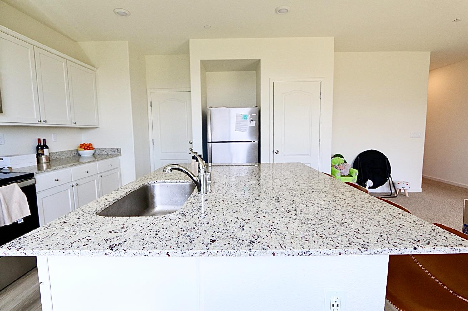 Detail Gallery Image 5 of 26 For 2216 Rick Dr, Marysville,  CA 95901 - 5 Beds | 3 Baths