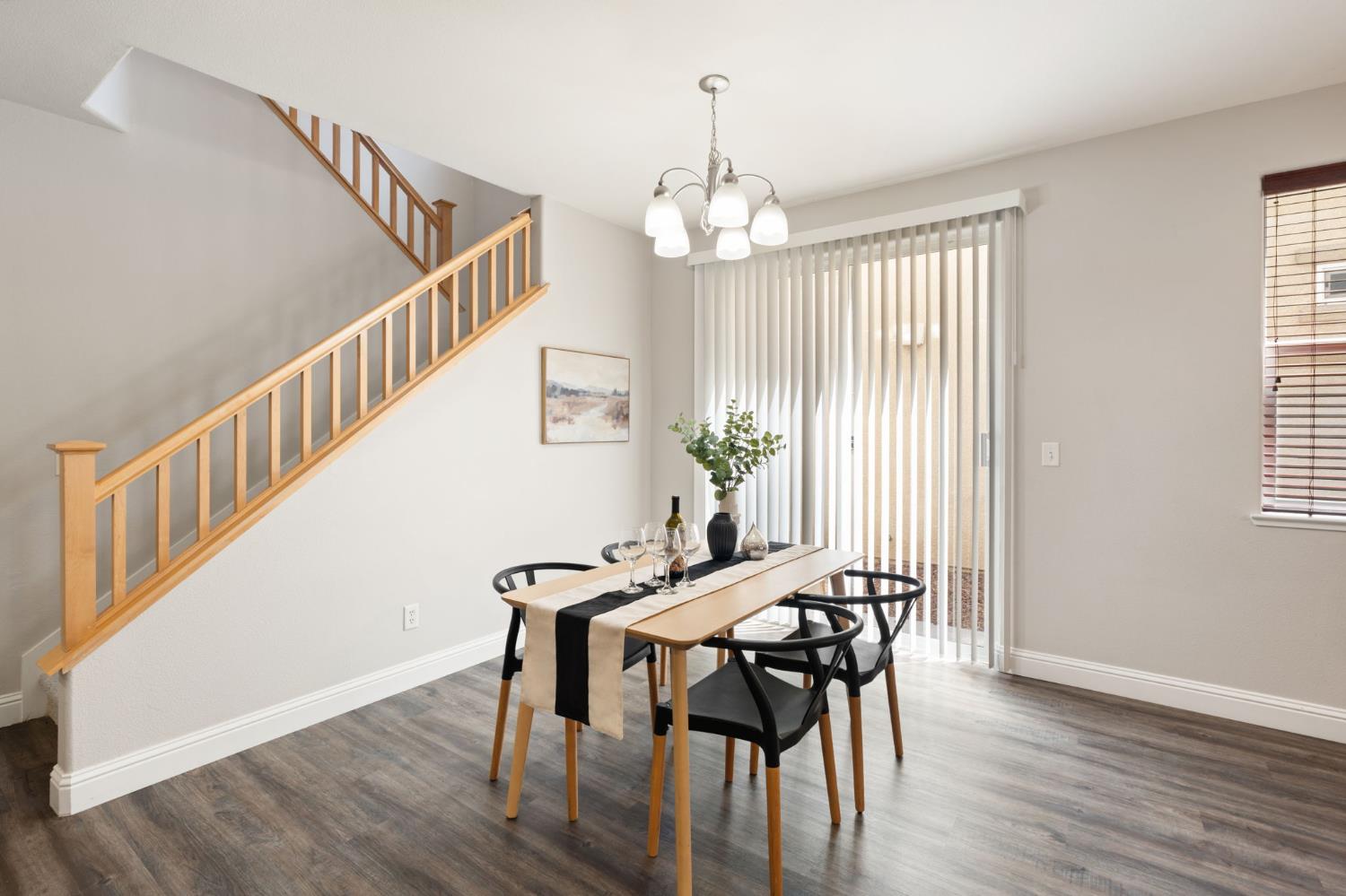 Detail Gallery Image 7 of 31 For 3227 Portage Way, Sacramento,  CA 95835 - 3 Beds | 2/1 Baths