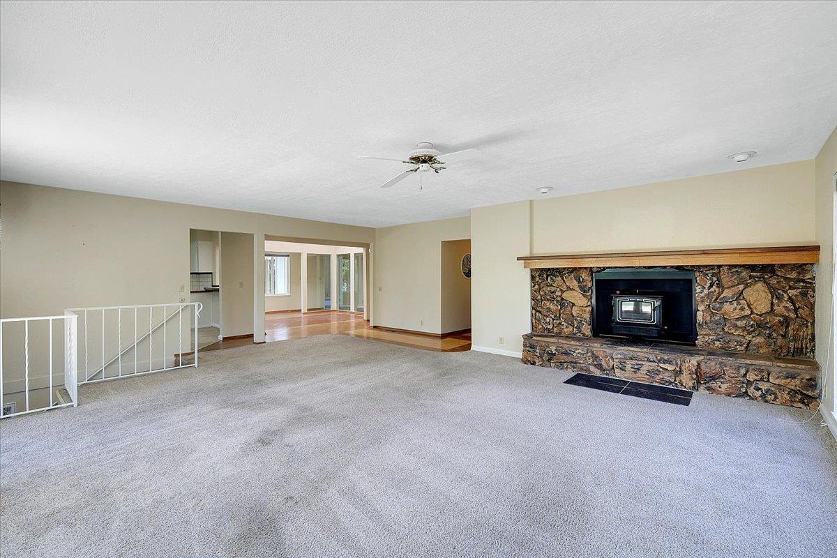 Detail Gallery Image 9 of 60 For 11211 N Lakeshore, Auburn,  CA 95602 - 3 Beds | 2 Baths