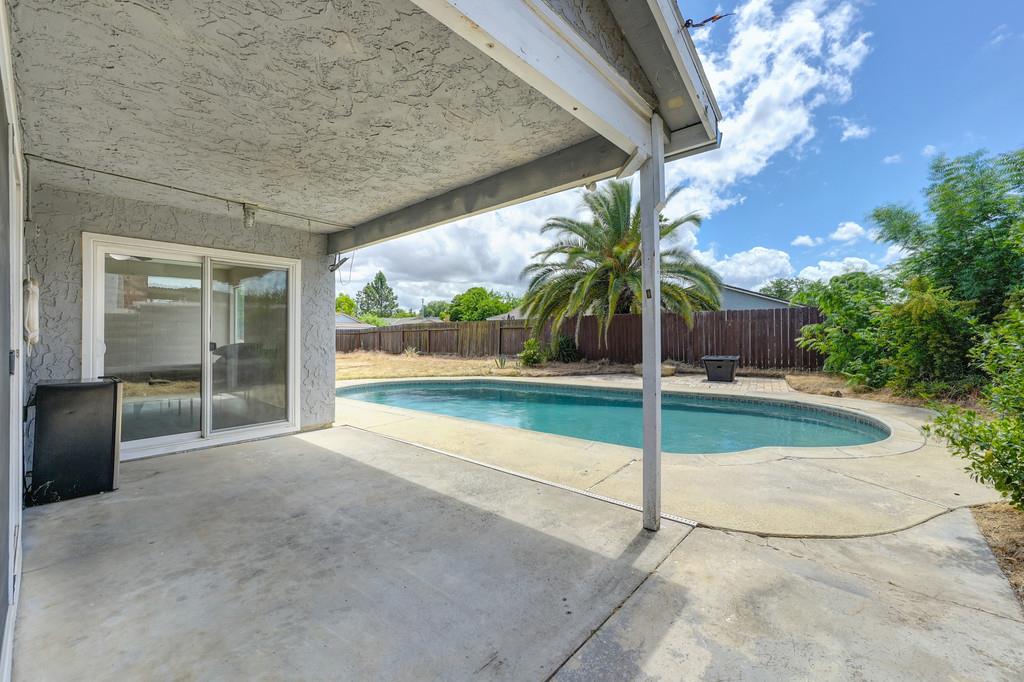 Detail Gallery Image 30 of 33 For 9620 Countryroads Dr, Sacramento,  CA 95827 - 4 Beds | 2 Baths