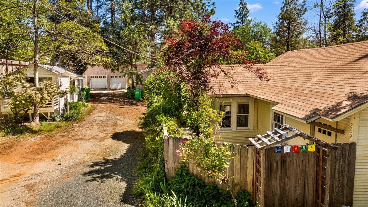 Detail Gallery Image 5 of 84 For 259 N Auburn St, Grass Valley,  CA 95945 - 5 Beds | 4 Baths