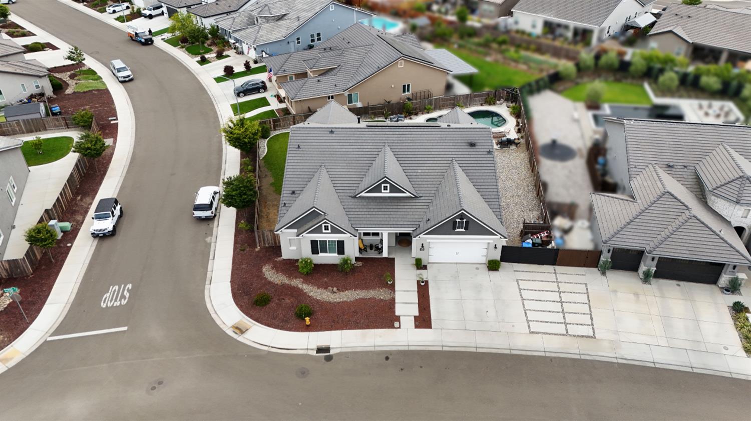 Detail Gallery Image 9 of 61 For 2134 Rambutan Pl, Manteca,  CA 95337 - 5 Beds | 3/1 Baths