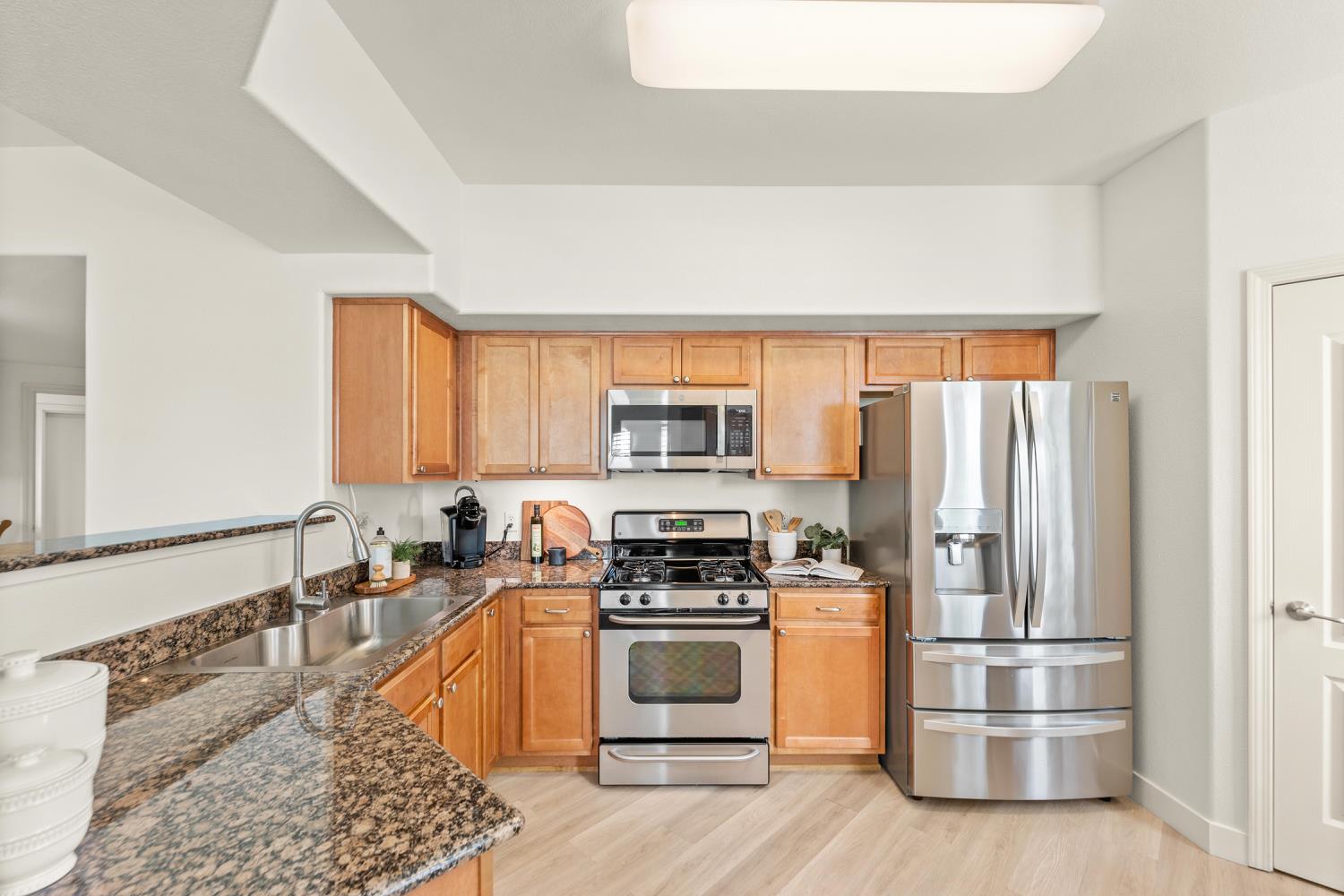 Vessona Circle #1717, Folsom, California image 10