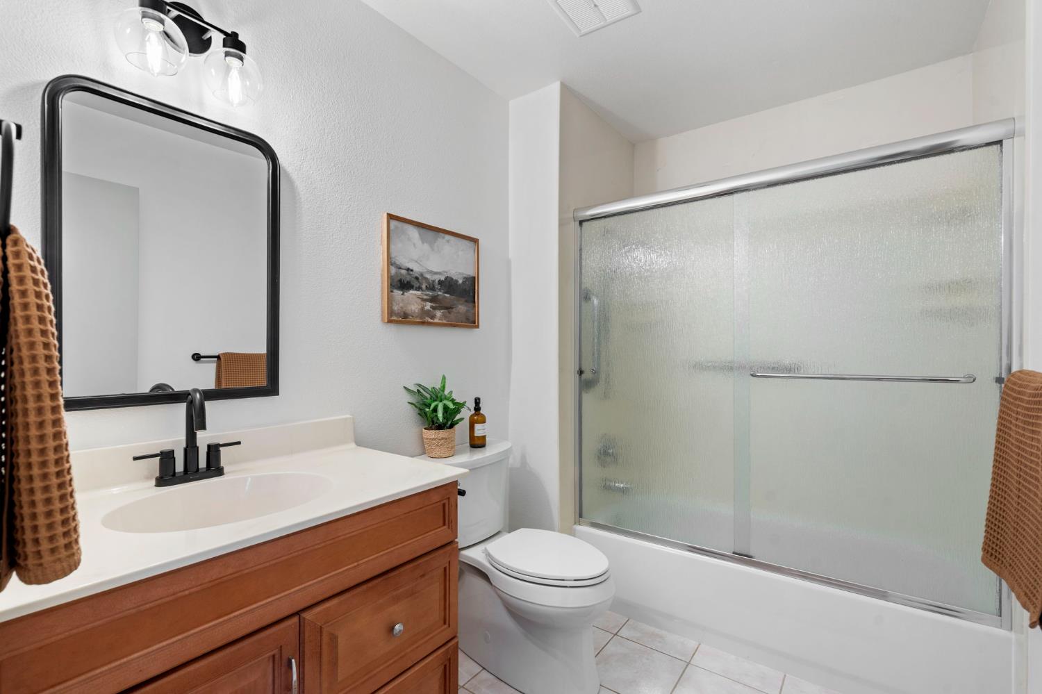 Detail Gallery Image 25 of 30 For 1736 Park Place Dr, Carmichael,  CA 95608 - 4 Beds | 2/1 Baths