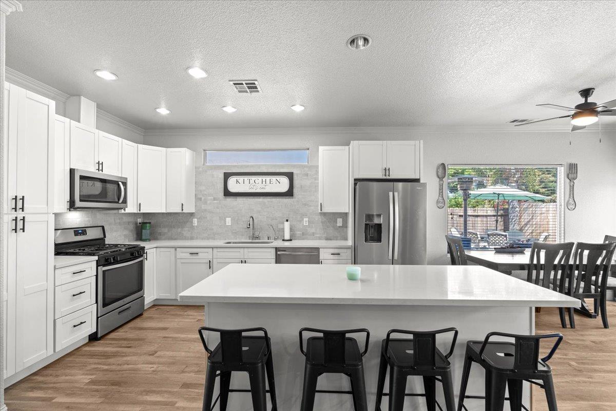 Detail Gallery Image 7 of 25 For 12701 Bonnie Brae Ave, Waterford,  CA 95386 - 4 Beds | 2 Baths