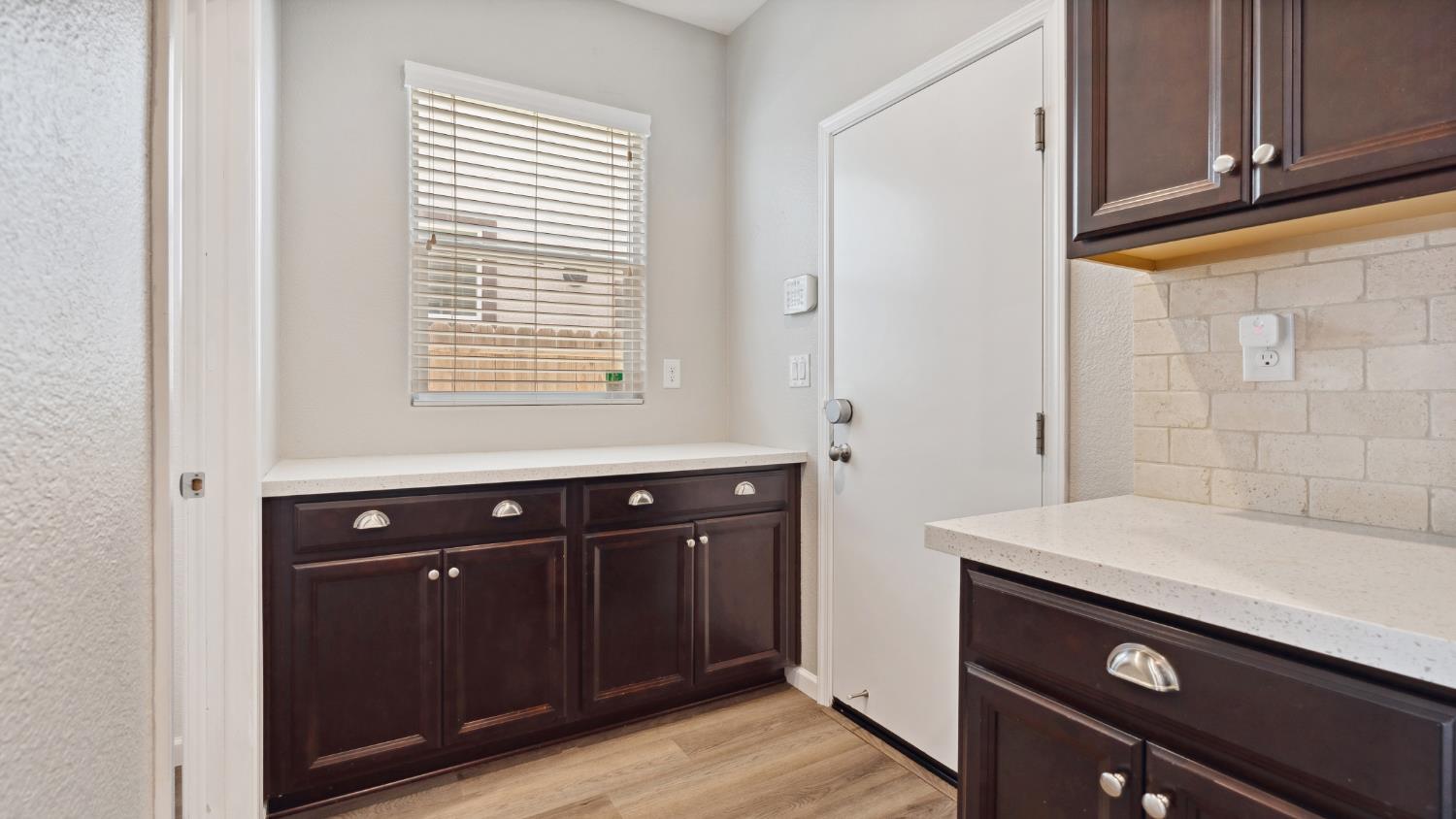 Detail Gallery Image 11 of 31 For 9064 Hourglass Cir, Roseville,  CA 95747 - 3 Beds | 2 Baths