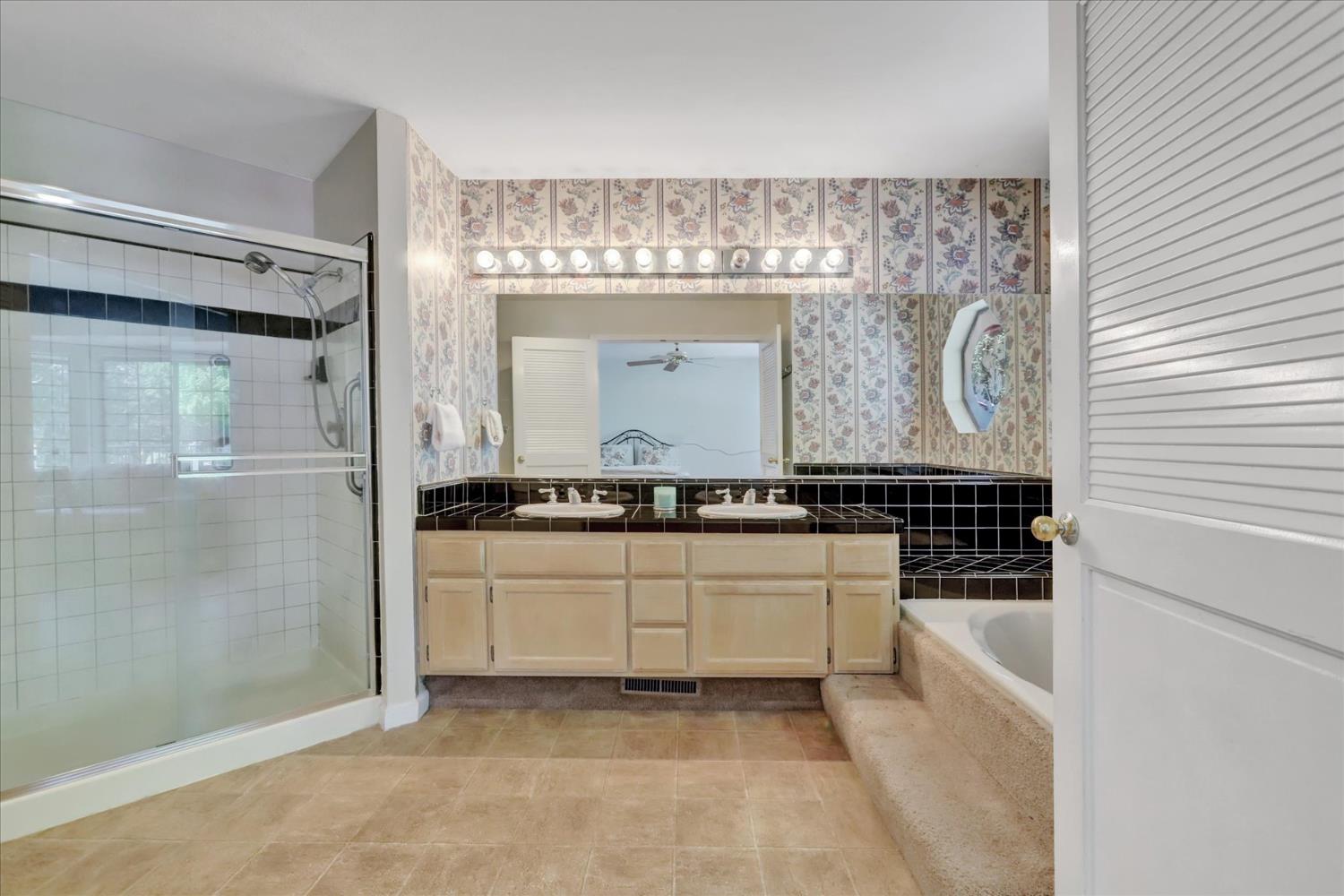 Detail Gallery Image 21 of 59 For 12300 Lake Wildwood Dr, Penn Valley,  CA 95946 - 3 Beds | 2 Baths