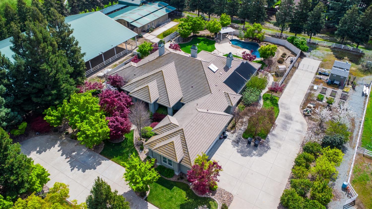 Detail Gallery Image 69 of 77 For 5000 Peach Blossom Ln, Oakdale,  CA 95361 - 5 Beds | 3/1 Baths