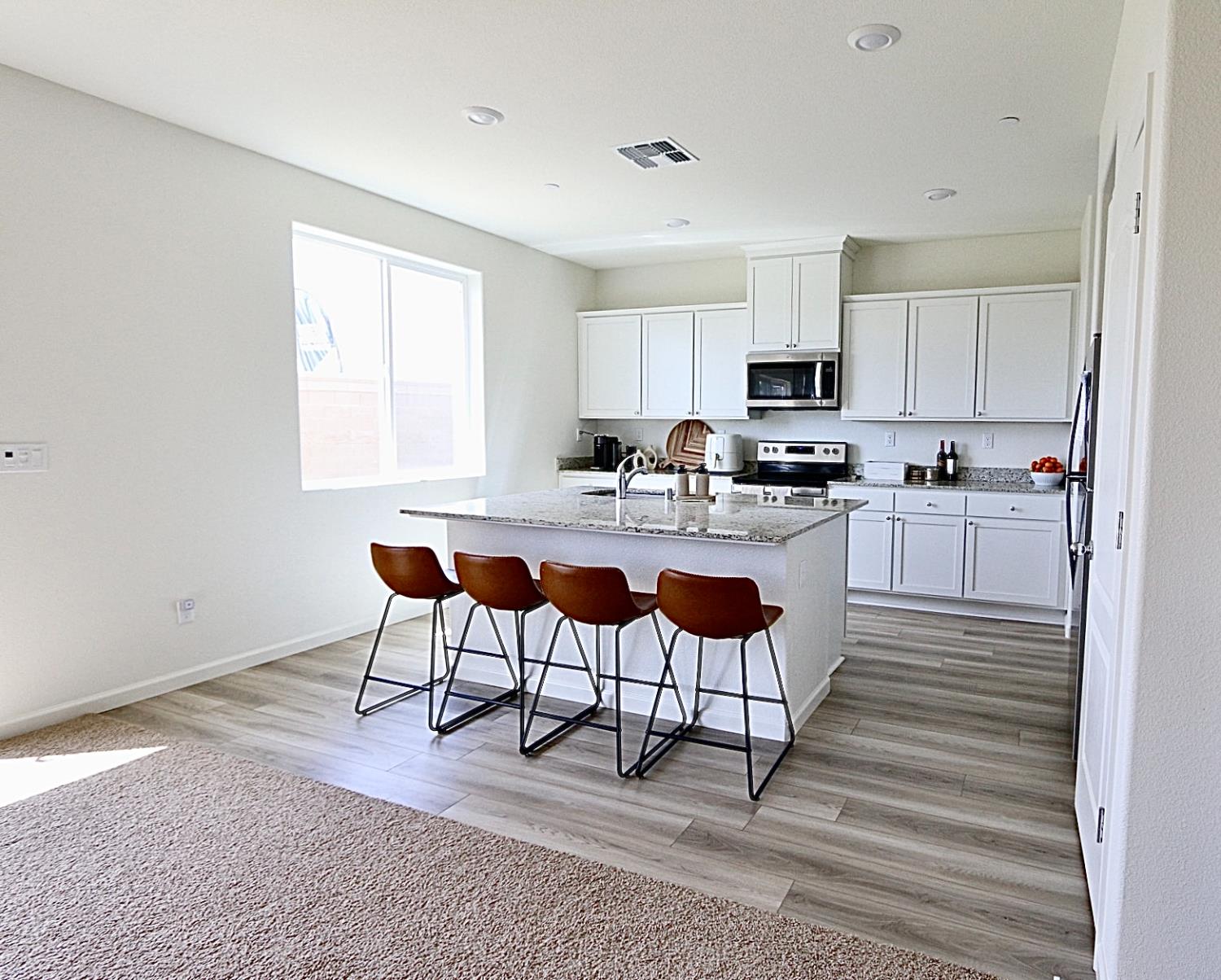 Detail Gallery Image 4 of 26 For 2216 Rick Dr, Marysville,  CA 95901 - 5 Beds | 3 Baths