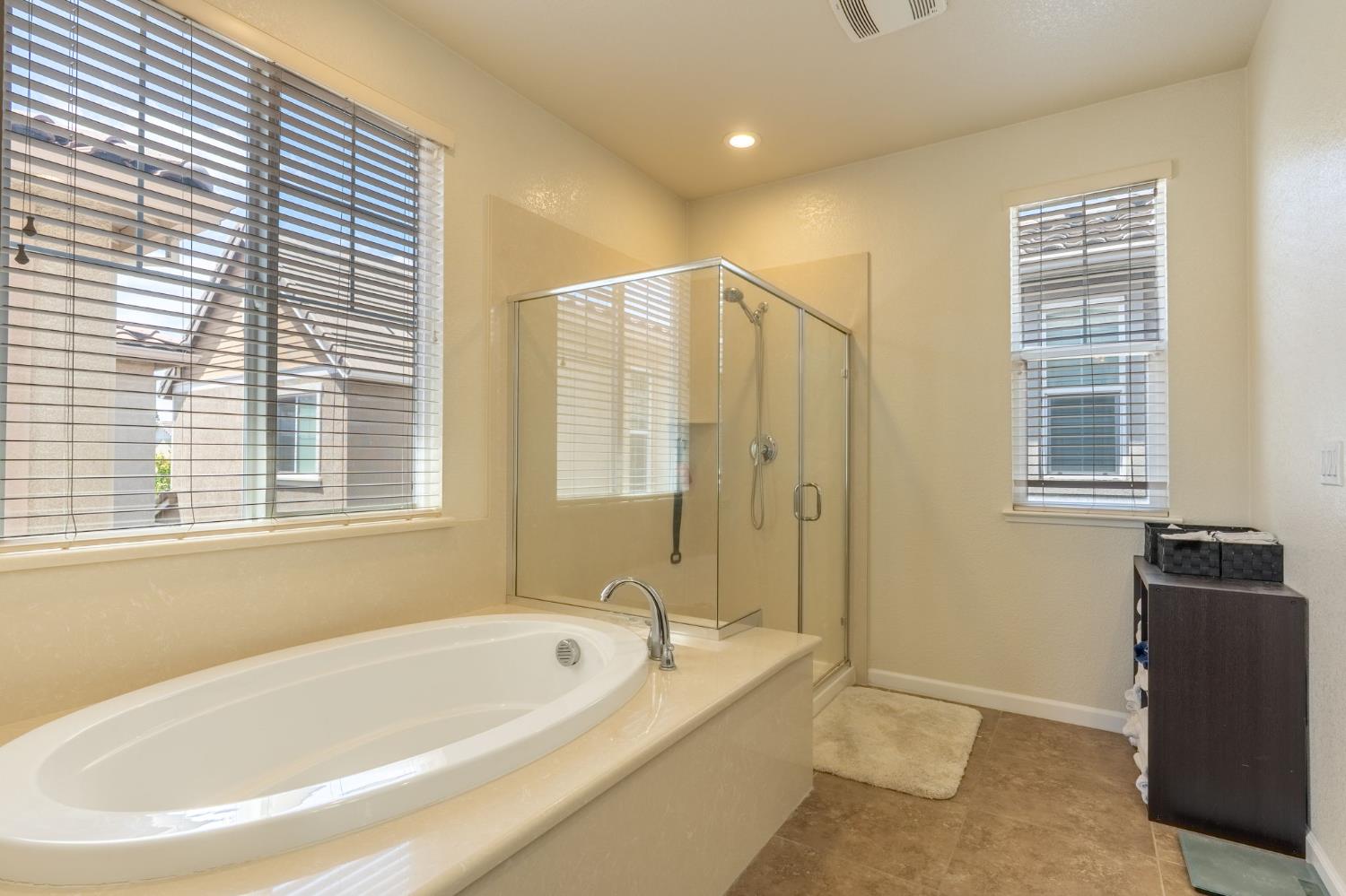 Detail Gallery Image 22 of 34 For 3905 Lookout Dr, Modesto,  CA 95355 - 3 Beds | 2/1 Baths