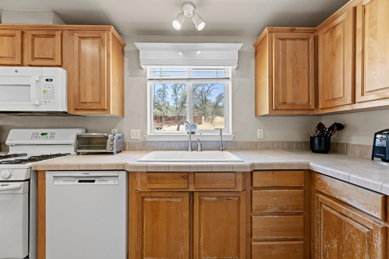 Detail Gallery Image 16 of 60 For 8378 Creek Way, –,  CA 95977 - 4 Beds | 2 Baths
