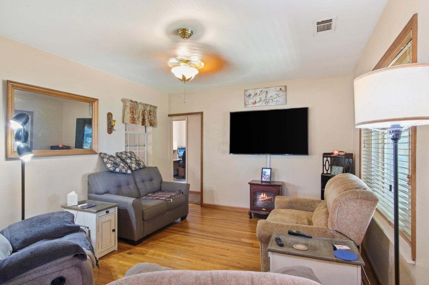 Detail Gallery Image 10 of 33 For 226 Rosina Ave, Modesto,  CA 95354 - 3 Beds | 2 Baths