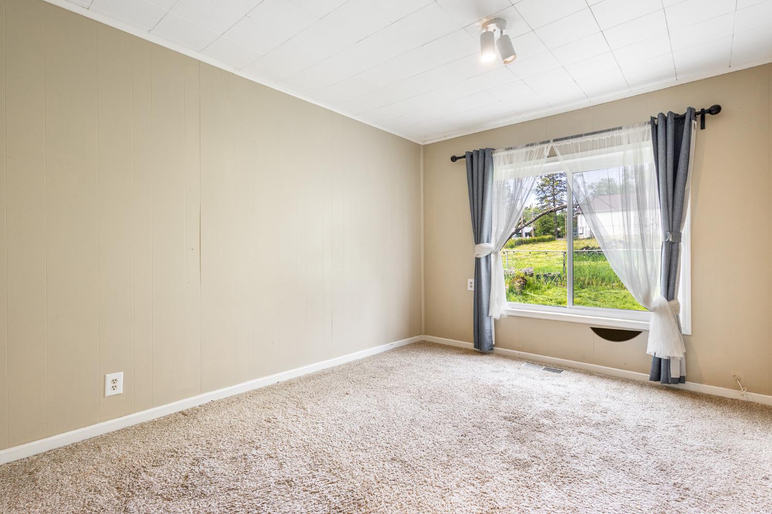 Detail Gallery Image 19 of 37 For 29658 State Highway 49, North San Juan,  CA 95960 - 3 Beds | 1 Baths