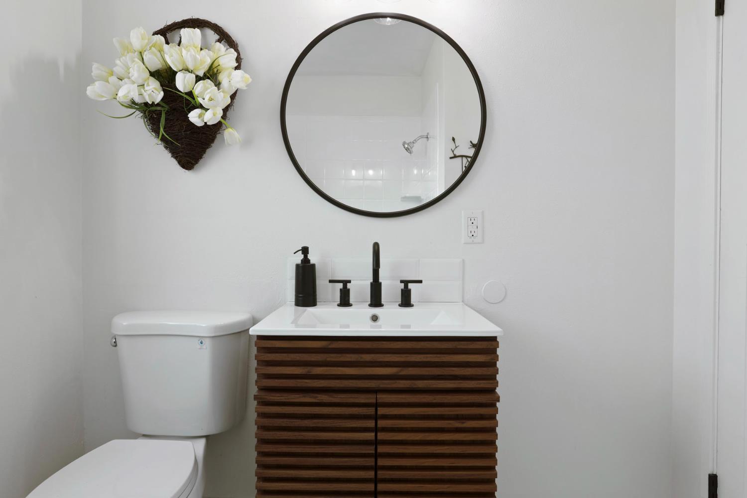 Detail Gallery Image 13 of 21 For 458 E Churchill St, Stockton,  CA 95204 - 2 Beds | 1 Baths