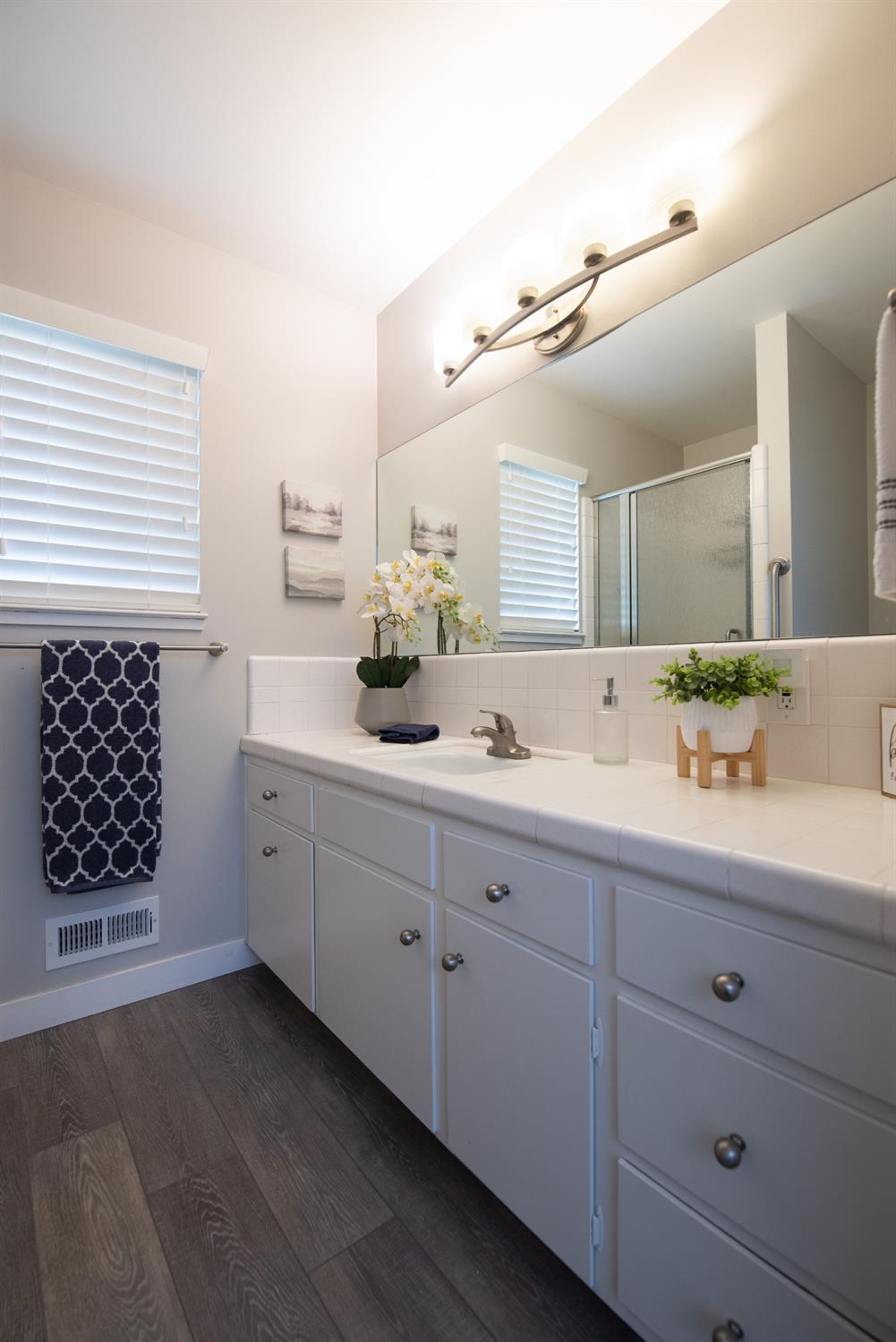 Detail Gallery Image 34 of 56 For 710 Leveland, Modesto,  CA 95350 - 5 Beds | 3 Baths
