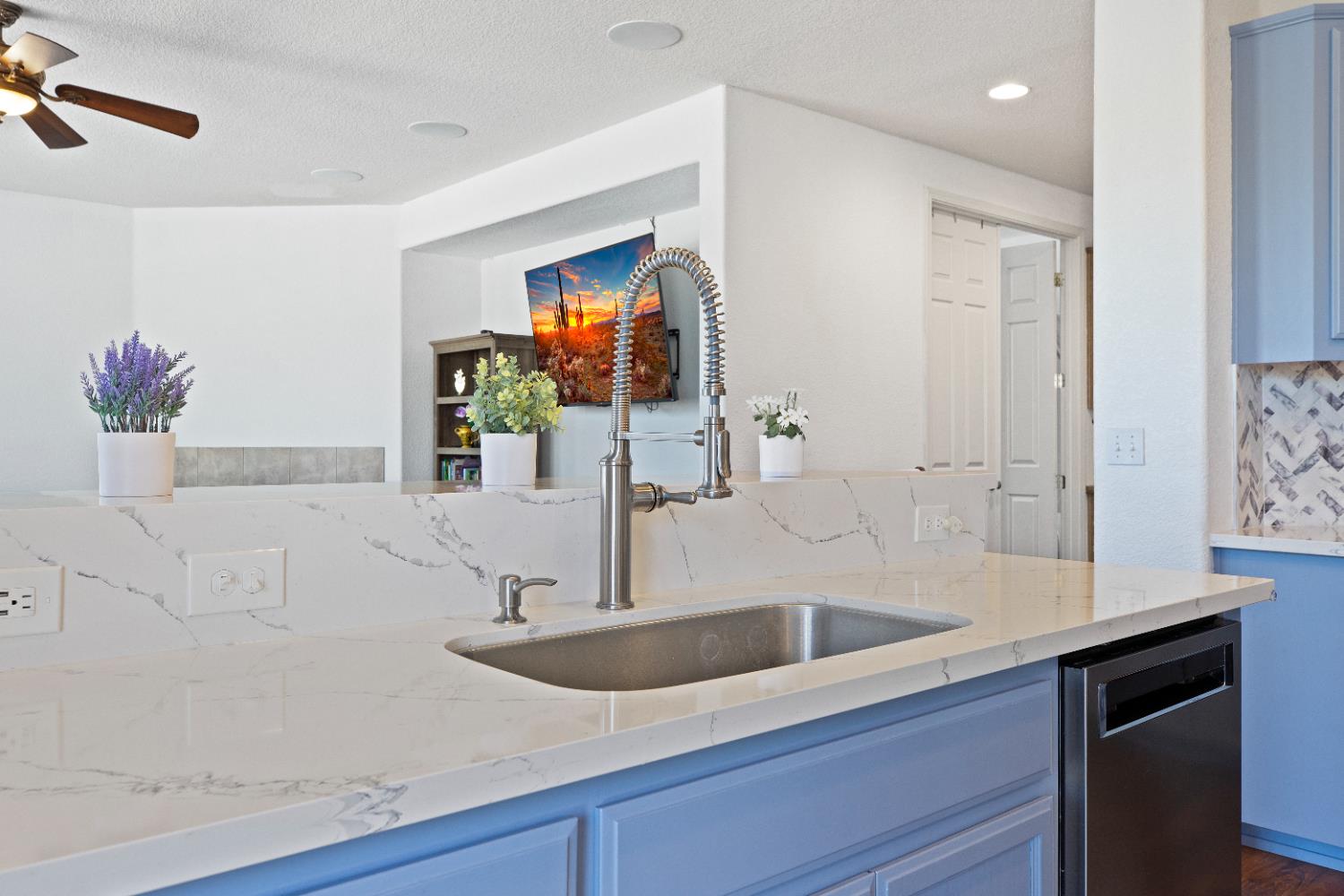Detail Gallery Image 22 of 55 For 3408 Vancouver Dr, Modesto,  CA 95355 - 4 Beds | 3/1 Baths