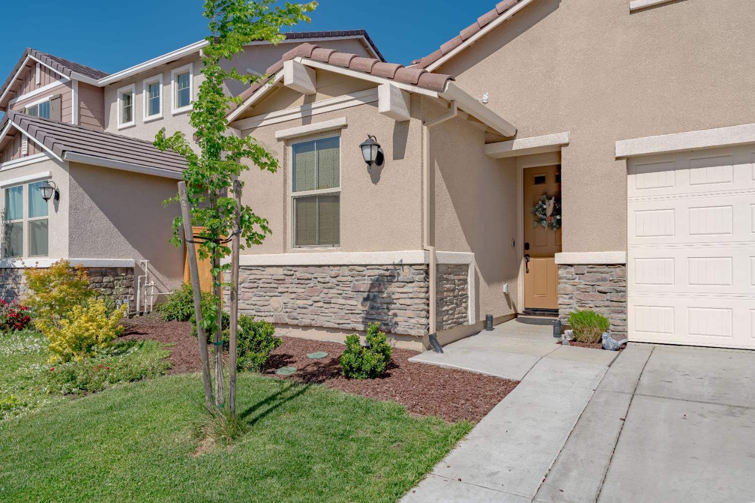 Detail Gallery Image 2 of 44 For 7744 Pullet Ct, Antelope,  CA 95843 - 5 Beds | 3 Baths