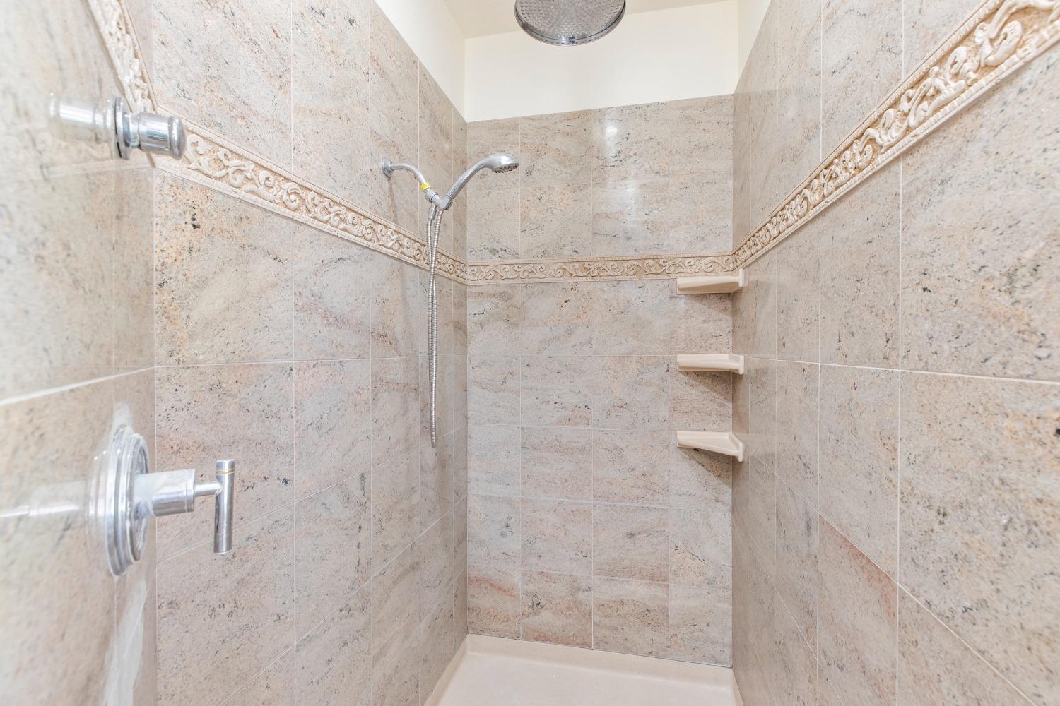 Detail Gallery Image 52 of 77 For 5000 Peach Blossom Ln, Oakdale,  CA 95361 - 5 Beds | 3/1 Baths