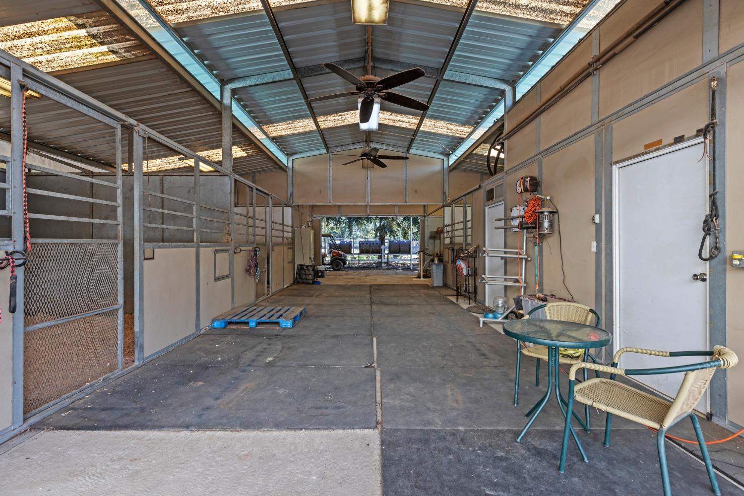 Detail Gallery Image 24 of 77 For 5000 Peach Blossom Ln, Oakdale,  CA 95361 - 5 Beds | 3/1 Baths
